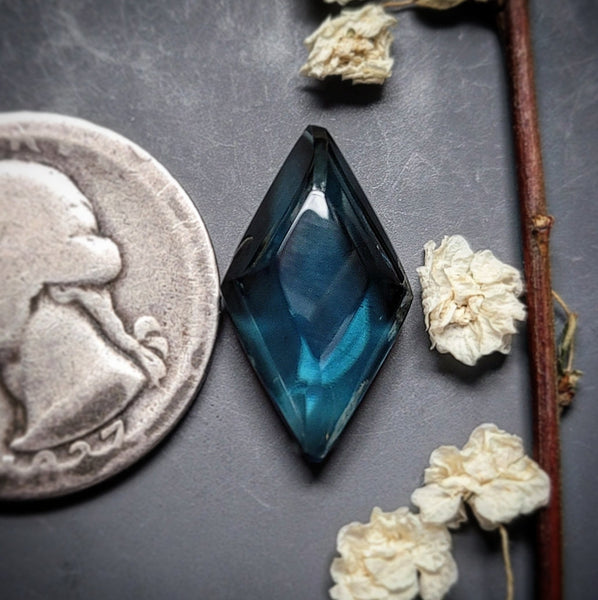 Saphyr Stone London Blue Diamond Cabochon
