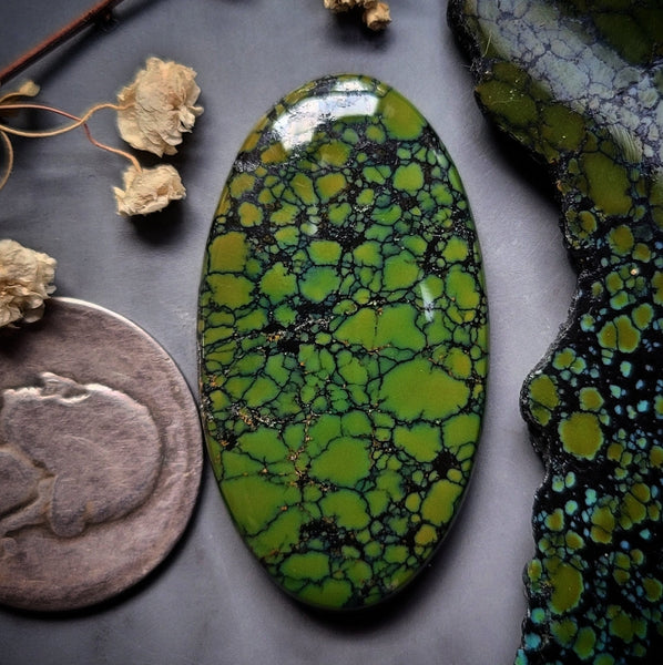 Polychrome Hubei Oval Cabochon