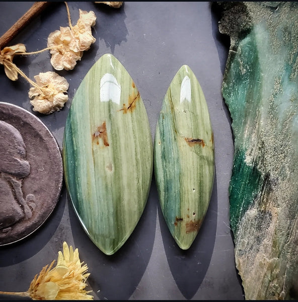 Gary Green Marquise Set Cabochon