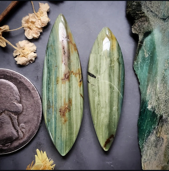 Gary Green Marquise Set Cabochon