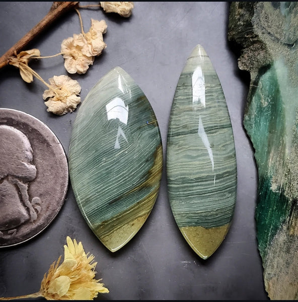 Gary Green Marquise Set Cabochon