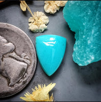Bacan Gem Silica Drop Cabochon
