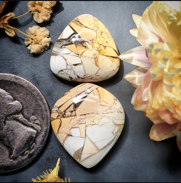 Lilac Mookaite Petal Trillion Set Cabochon