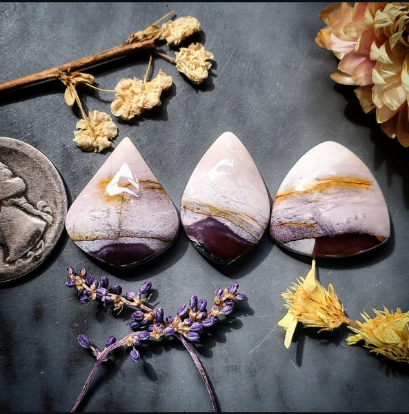 Lilac Mookaite Drop Trillion Set Cabochon