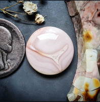 Windy Mountain Round Cabochon