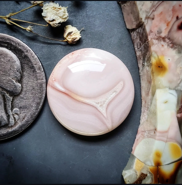Windy Mountain Round Cabochon