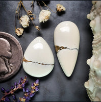 Ivory Creek Variscite Drop Oval Set Cabochon