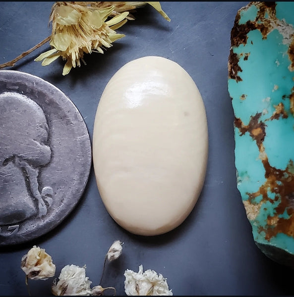 Alaskan WMT Oval Cabochon