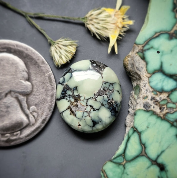 Colina Verde Oval Cabochon