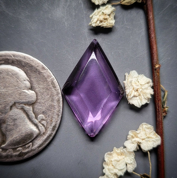 Saphyr Stone Orchid Diamond Cabochon