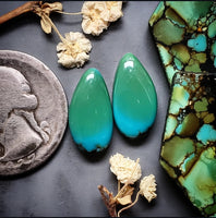 Polychrome Hubei Drop Pair Cabochon