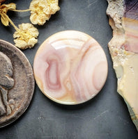 Windy Mountain Round Cabochon