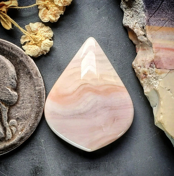 Windy Mountain Drop Cabochon
