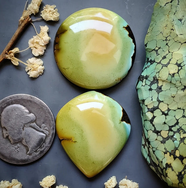Golden Dragon Turquoise Round Drop Set Cabochon