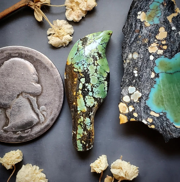 Natural Polychrome Hubei Magpie Cabochon