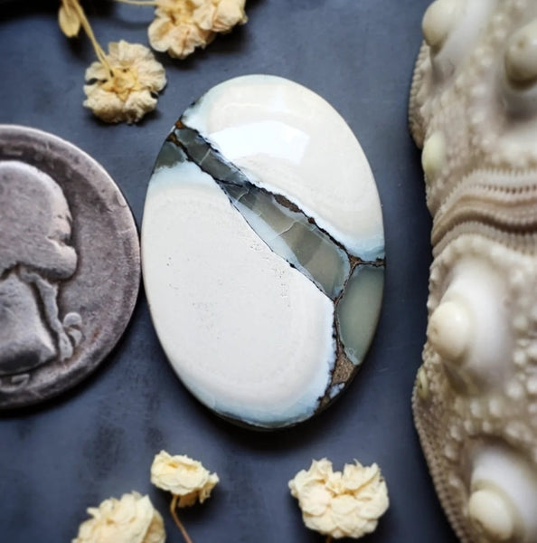 Luna Lacuna Oval Cabochon