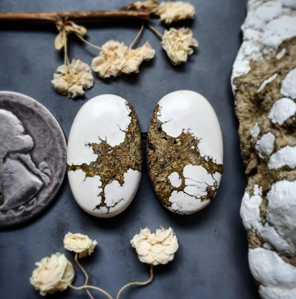 Ivory Creek Variscite Oval Set Cabochon