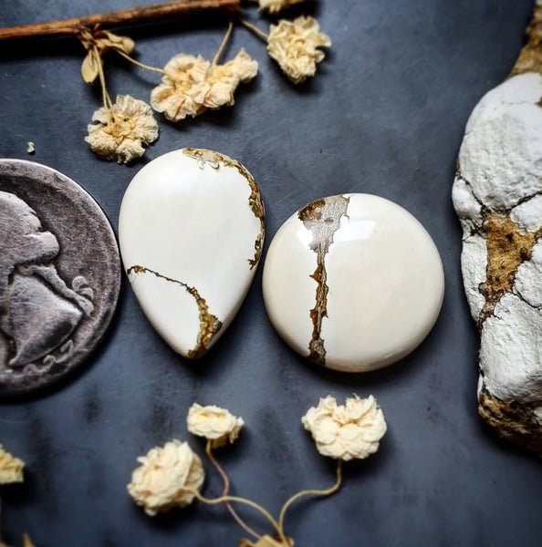 Ivory Creek Variscite Drop Round Set Cabochon