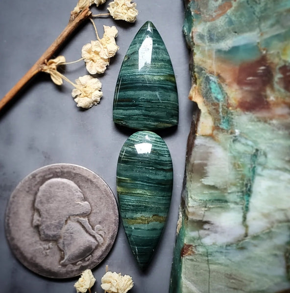 Gary Green Drop Set Cabochon