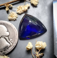 Saphyr Stone Trillion Cabochon
