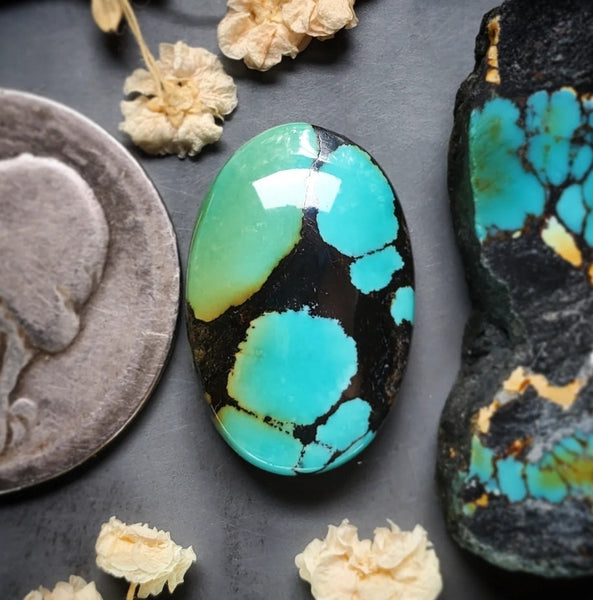 Polychrome Oval Qingu Set Cabochon