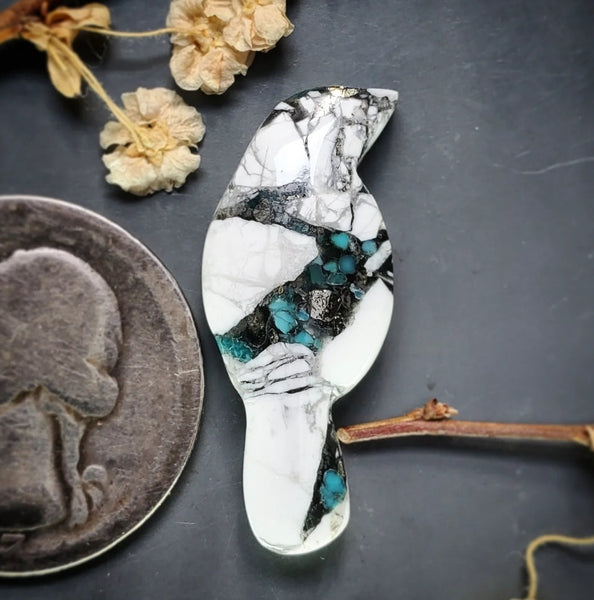 Rio Azul Magpie Carving Cabochon