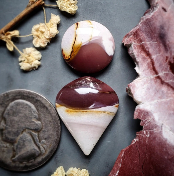 Lilac Mookaite Drop Round Set Cabochon