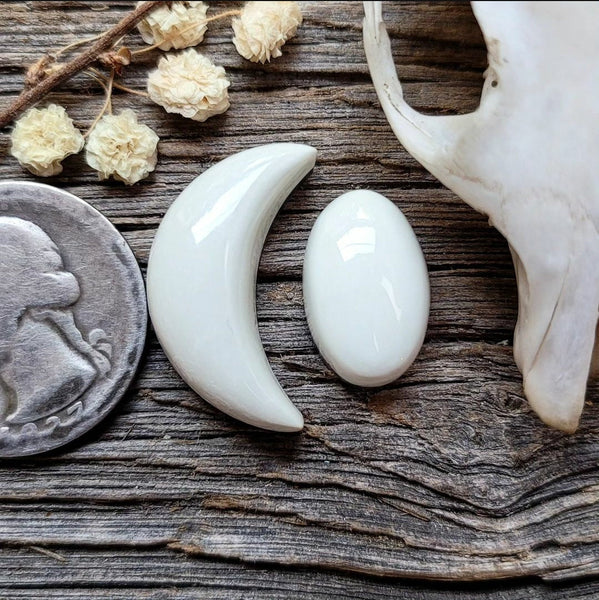 Ivory Creek Variscite Moon Oval Set Cabochon