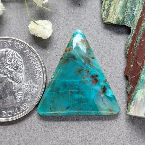 Collawood Triangle Cabochon