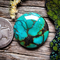 Qingu Spiderweb Turquoise Round Cabochon