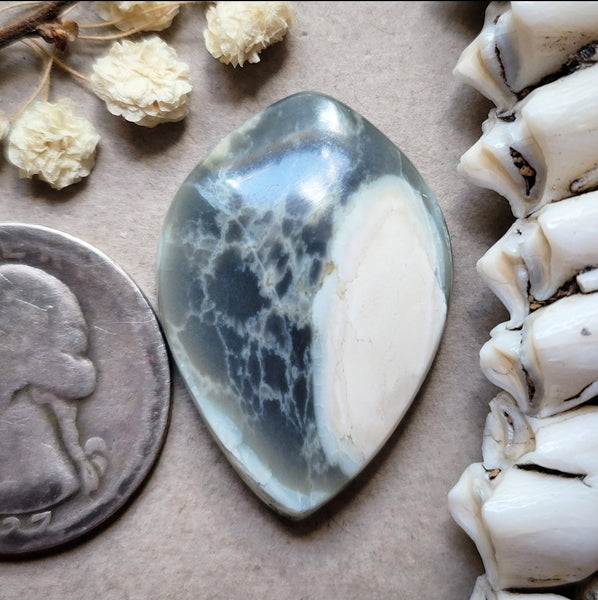 Luna Lacuna Drop Cabochon