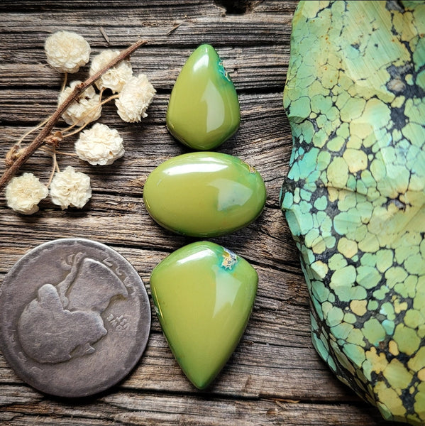 Hubei Drop Oval Set Cabochon