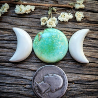 Ivory Creek Moons Easter Blue Round Cabochon