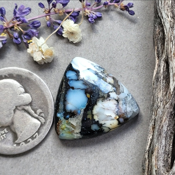 Lavender Hubei Trillion Cabochon