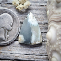 Luna Oscura Triangle Cabochon