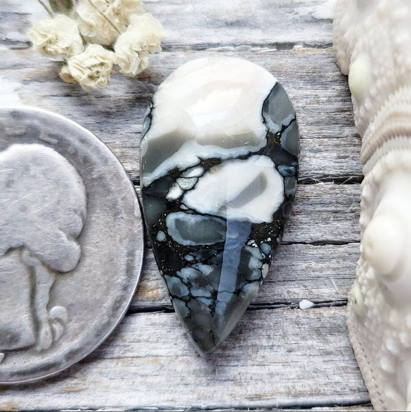 Luna Oscura Teardrop Cabochon